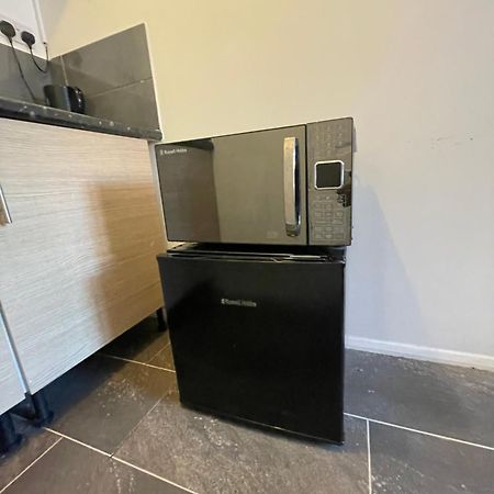 Fantastic Studio, Private Bathroom And Mini Kitchen. Thamesmead  Ngoại thất bức ảnh